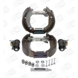 Stabdžių trinkelių komplektas CHAMPION 381142CH