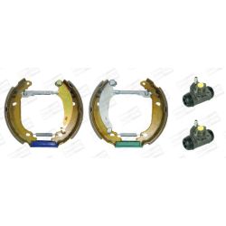 Stabdžių trinkelių komplektas CHAMPION 381368CH