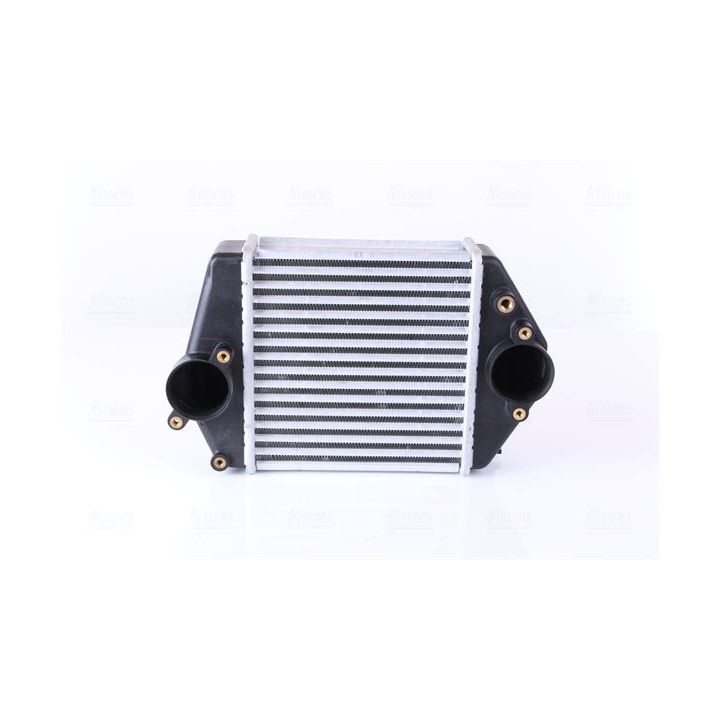 Tarpinis suslėgto oro aušintuvas, kompresorius NISSENS 96570