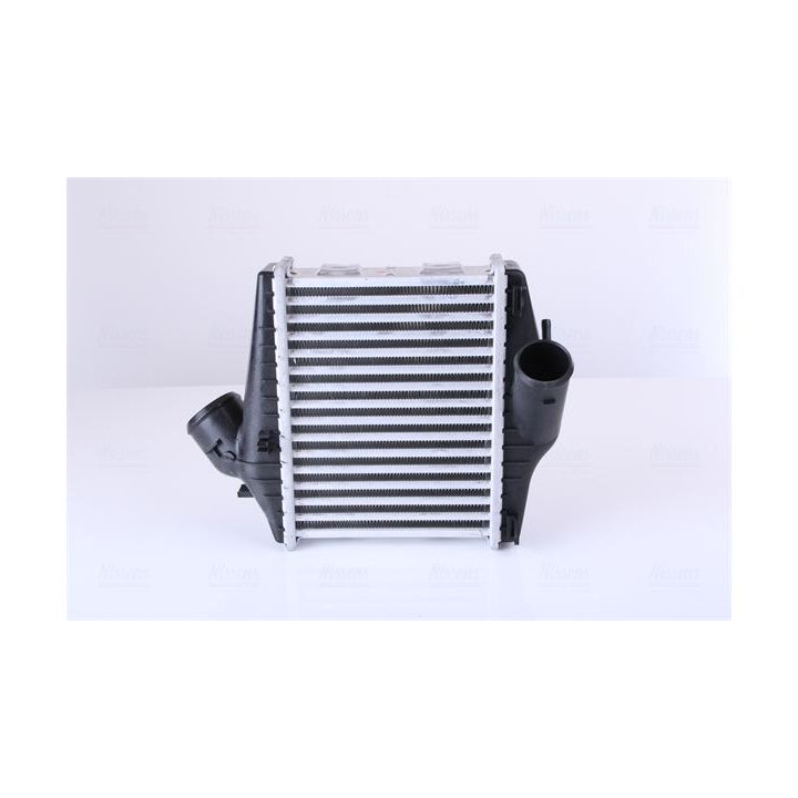 Tarpinis suslėgto oro aušintuvas, kompresorius NISSENS 96579