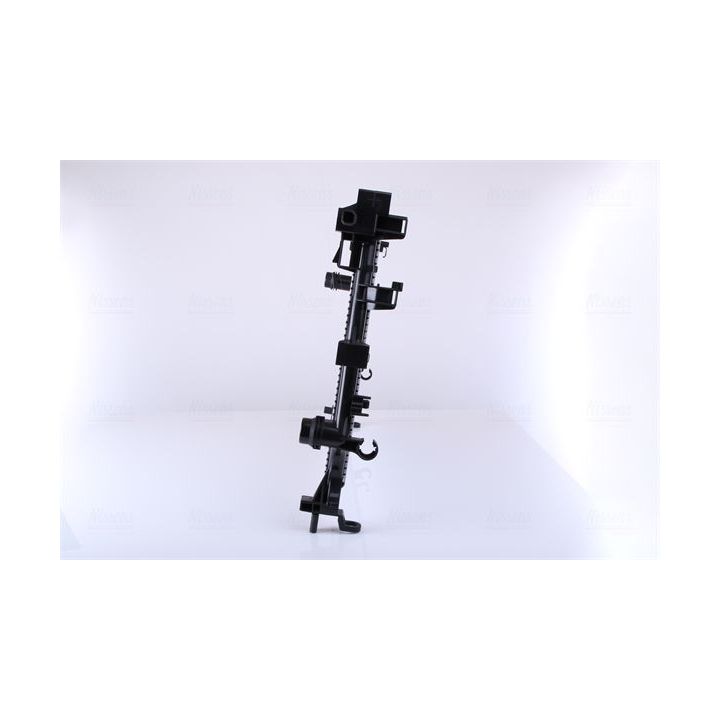 Radiatorius, variklio aušinimas NISSENS 606447