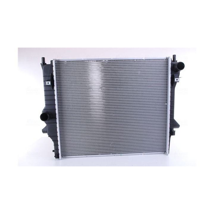 Radiatorius, variklio aušinimas NISSENS 606560