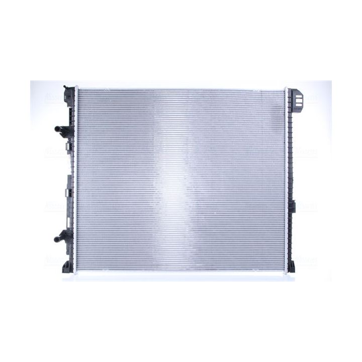 Radiatorius, variklio aušinimas NISSENS 606979