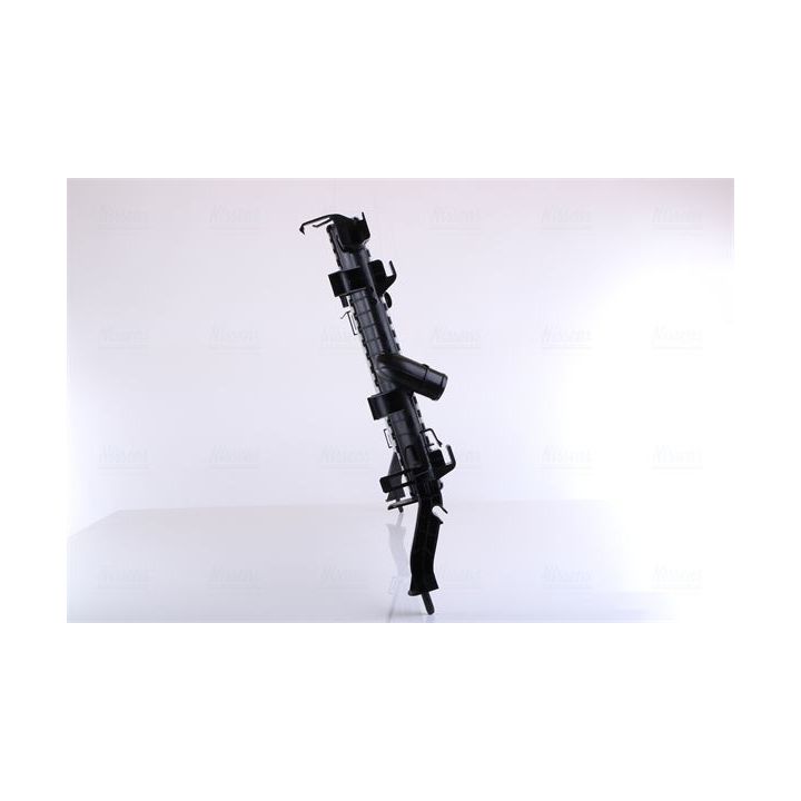 Radiatorius, variklio aušinimas NISSENS 637604