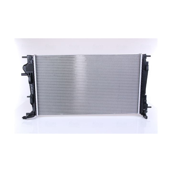 Radiatorius, variklio aušinimas NISSENS 637607