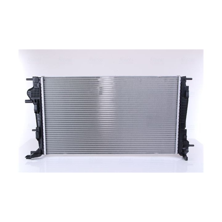 Radiatorius, variklio aušinimas NISSENS 637617