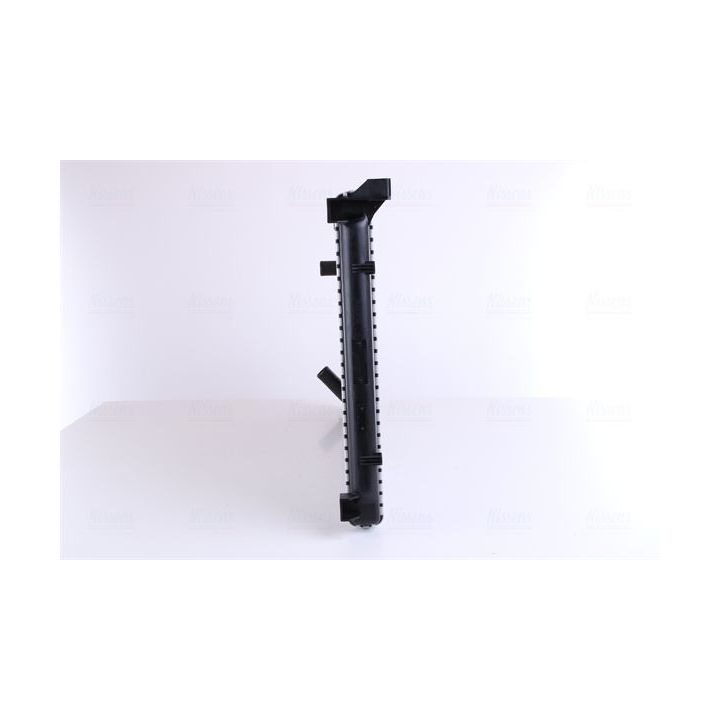 Radiatorius, variklio aušinimas NISSENS 63824A