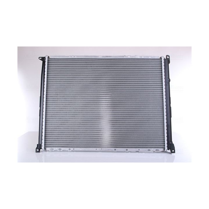 Radiatorius, variklio aušinimas NISSENS 63943A