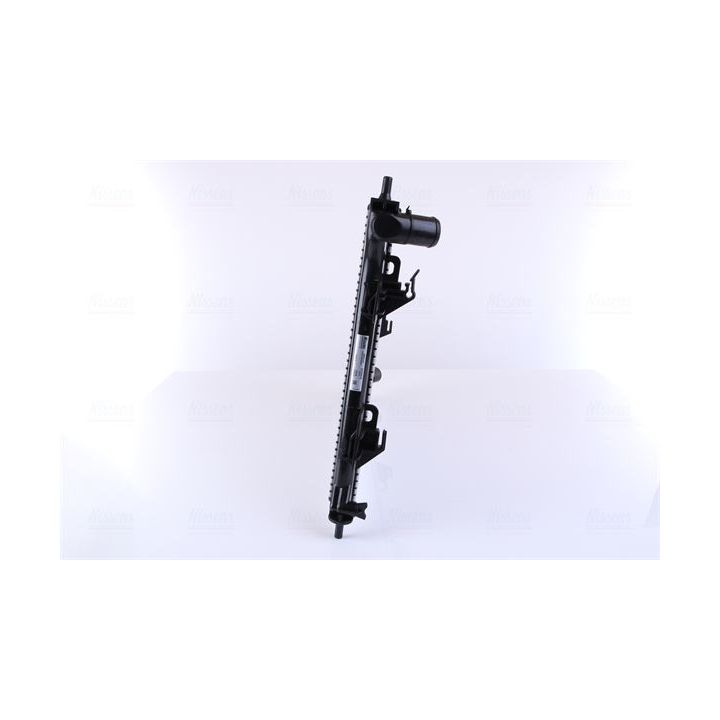 Radiatorius, variklio aušinimas NISSENS 666213