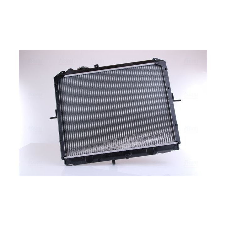 Radiatorius, variklio aušinimas NISSENS 66646