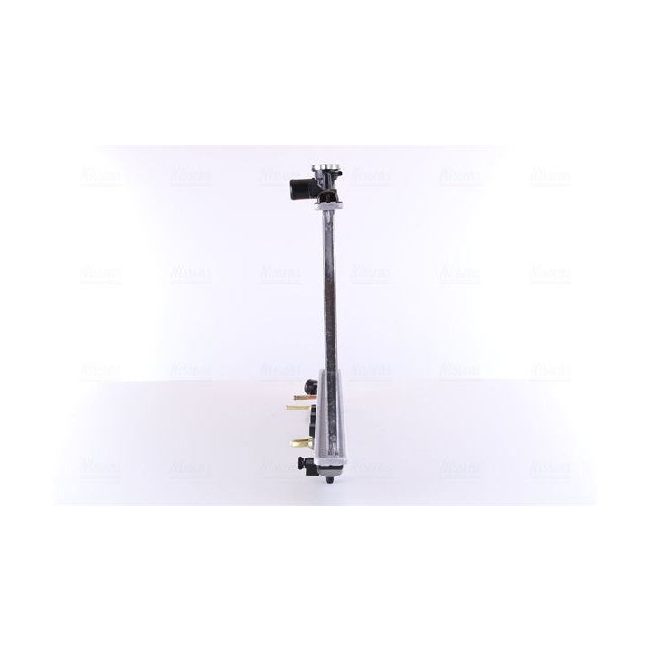 Radiatorius, variklio aušinimas NISSENS 670011