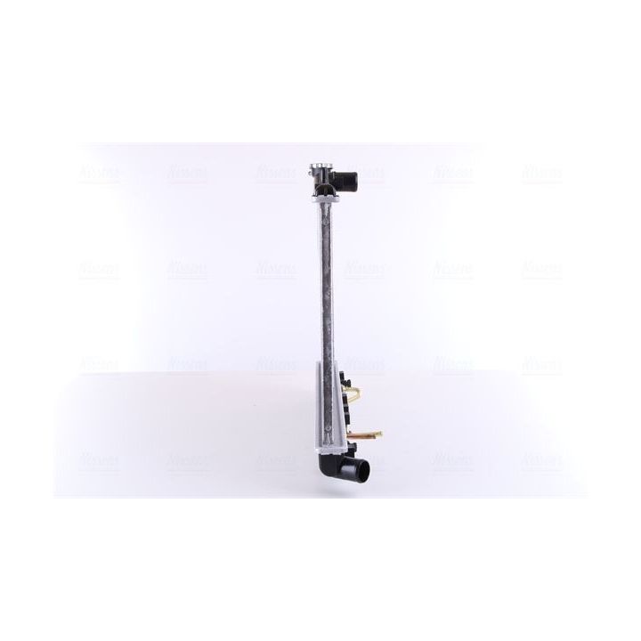 Radiatorius, variklio aušinimas NISSENS 670011