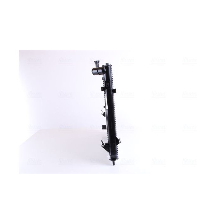 Radiatorius, variklio aušinimas NISSENS 675003