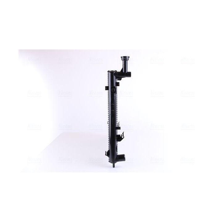 Radiatorius, variklio aušinimas NISSENS 675003