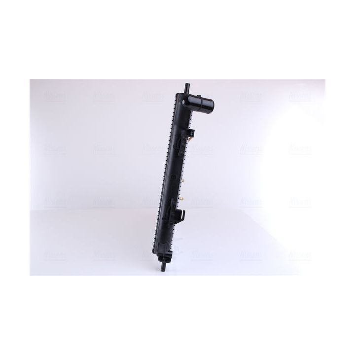 Radiatorius, variklio aušinimas NISSENS 675014