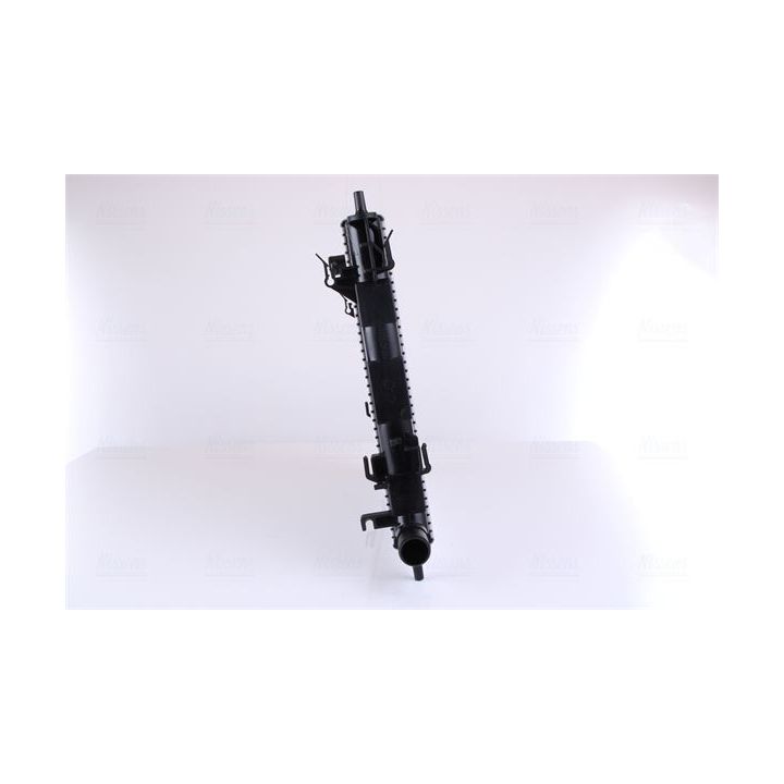 Radiatorius, variklio aušinimas NISSENS 675024