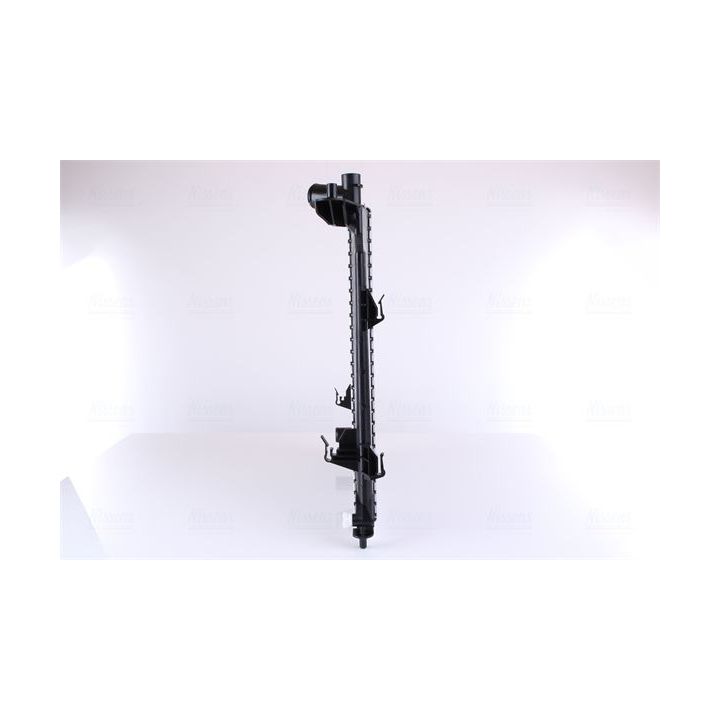 Radiatorius, variklio aušinimas NISSENS 675032