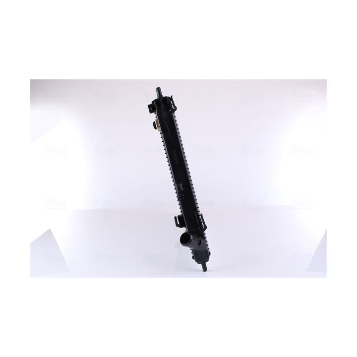Radiatorius, variklio aušinimas NISSENS 675038