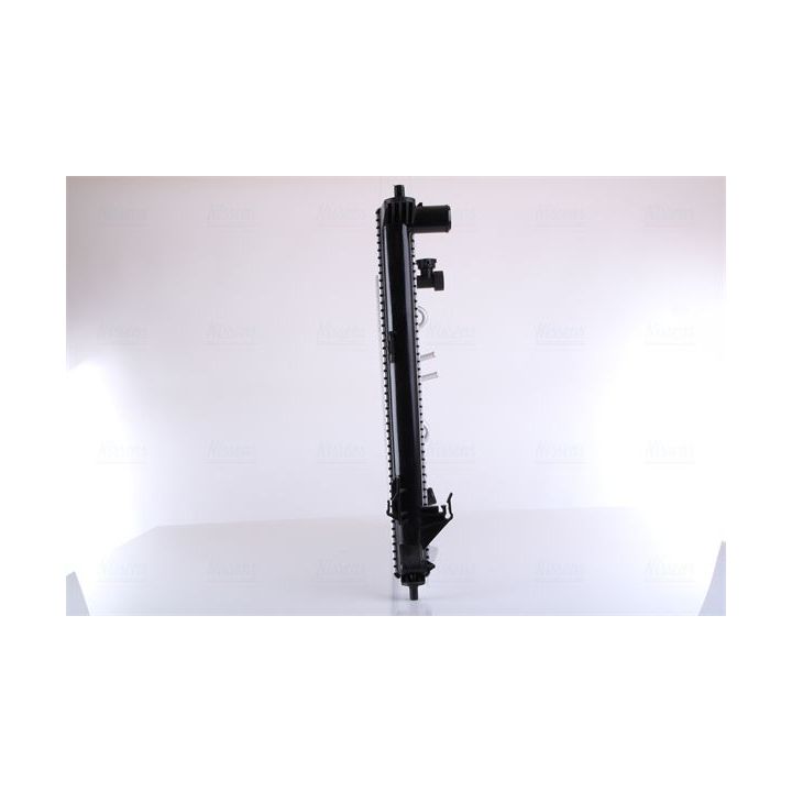 Radiatorius, variklio aušinimas NISSENS 675045