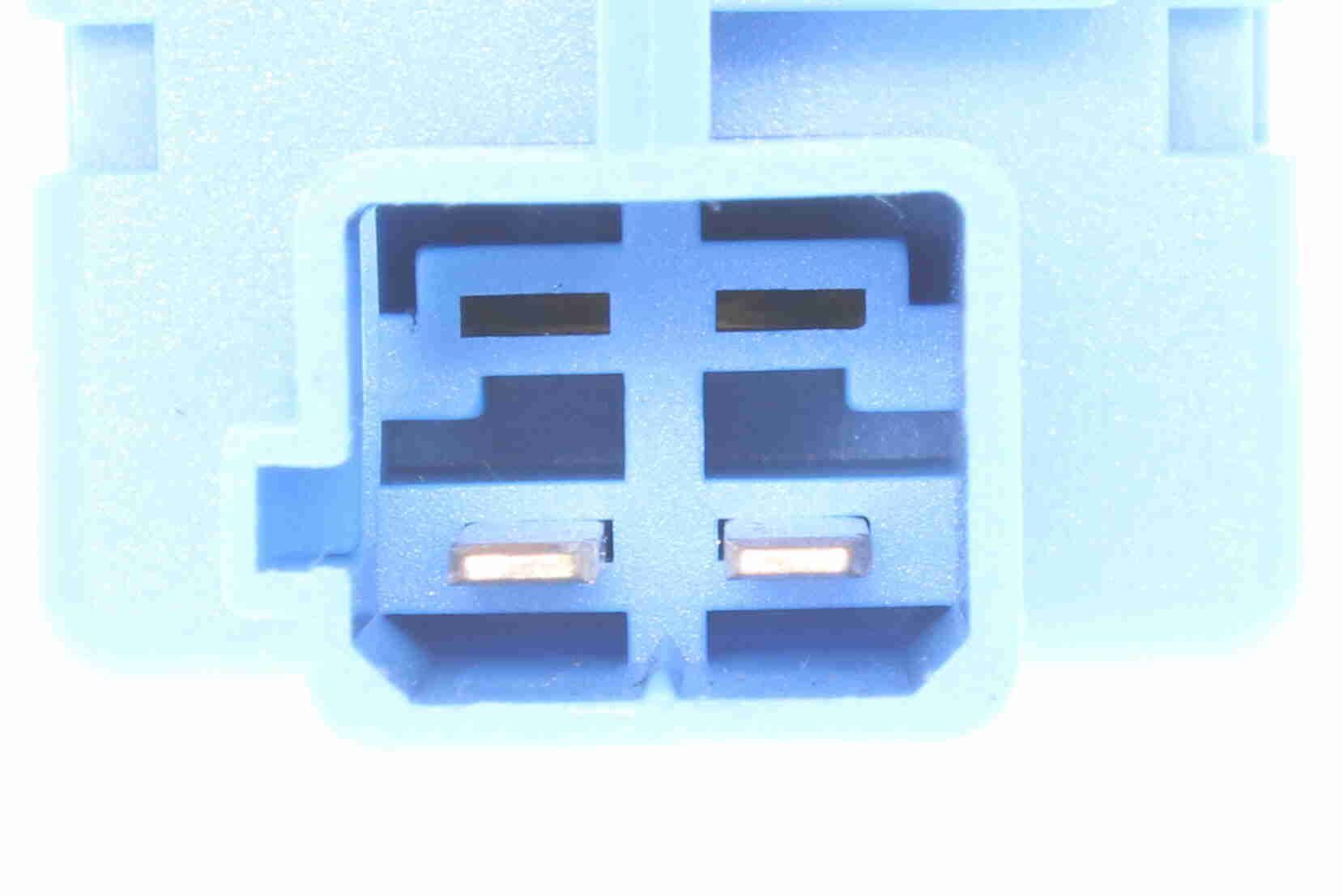 Jungiklis, sankabos valdiklis (variklio valdiklis) VEMO V24-73-0036