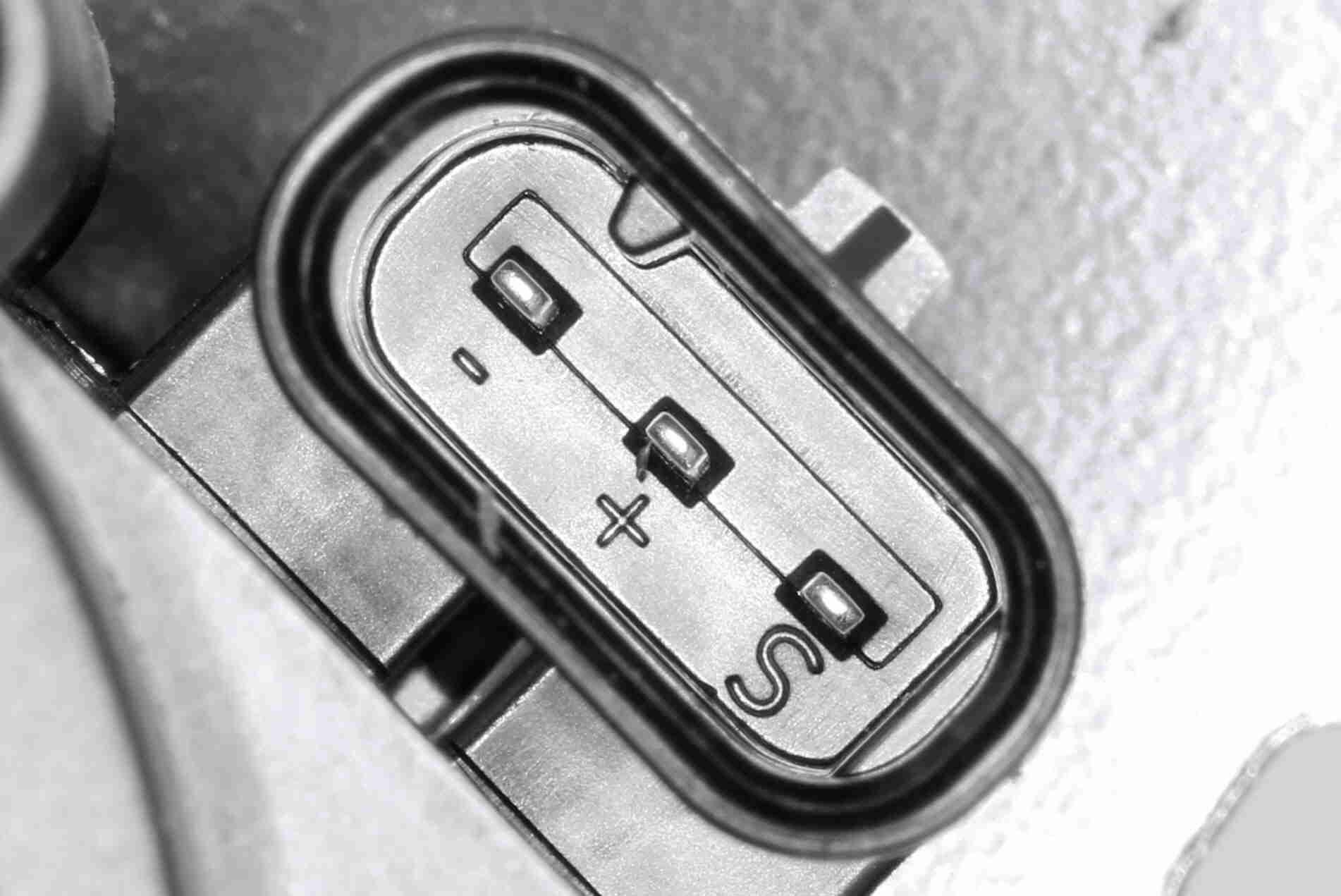 Papildomas vandens siurblys (aušinimo vandens kontūras) VEMO V22-16-0002