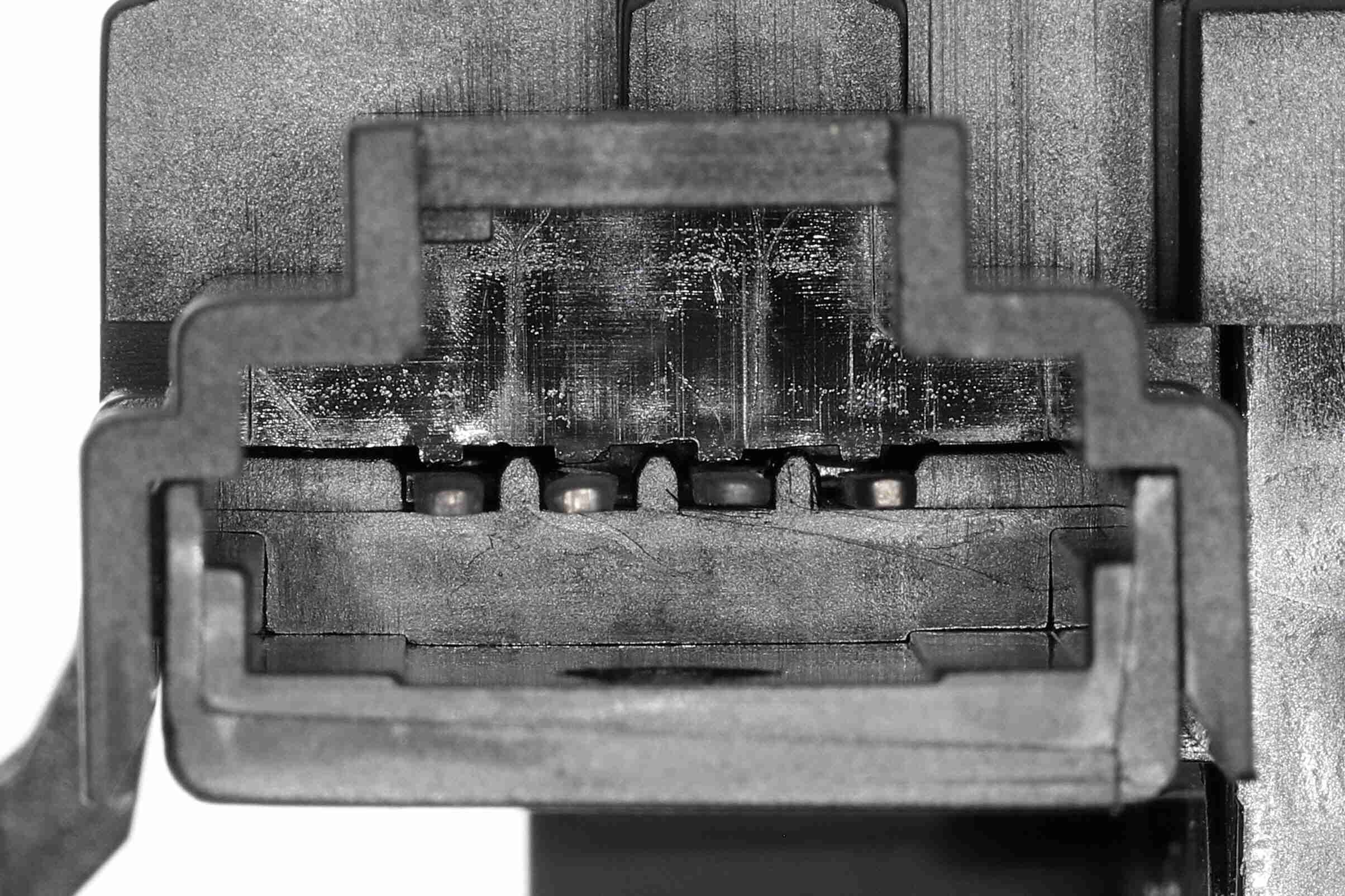 Galinių durų užraktas VEMO V46-85-0004