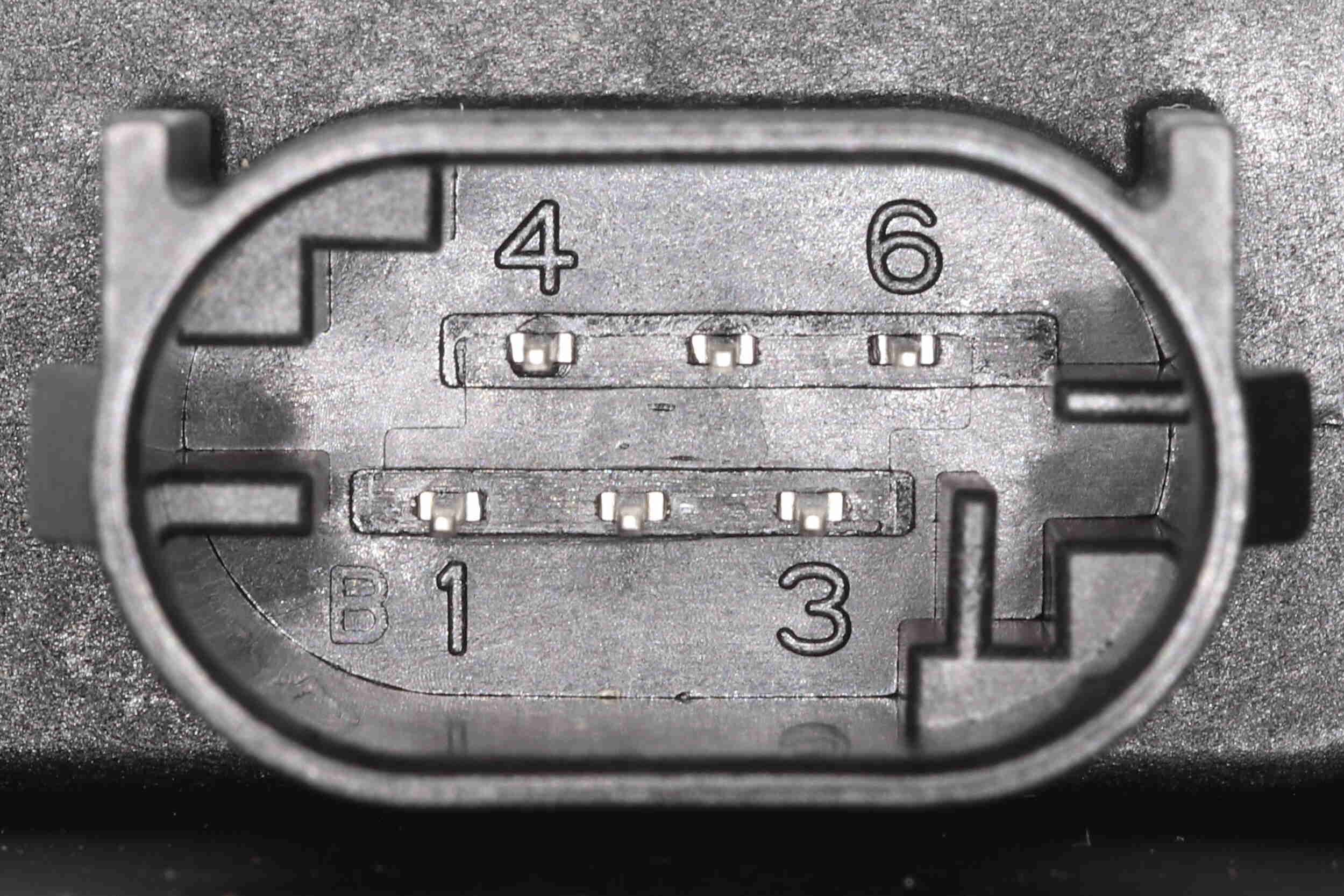 Akceleratoriaus pedalas VEMO V20-82-0011