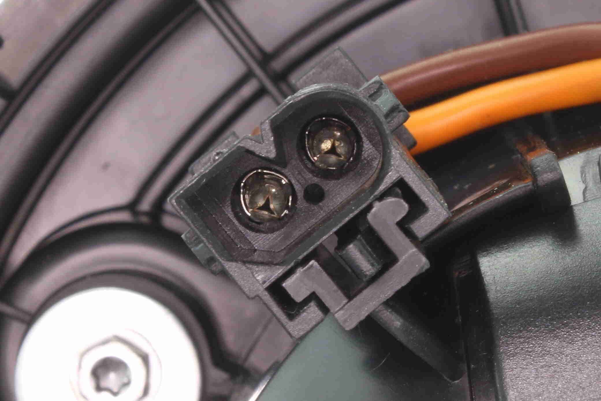 Vidaus pūtiklis VEMO V20-03-1153