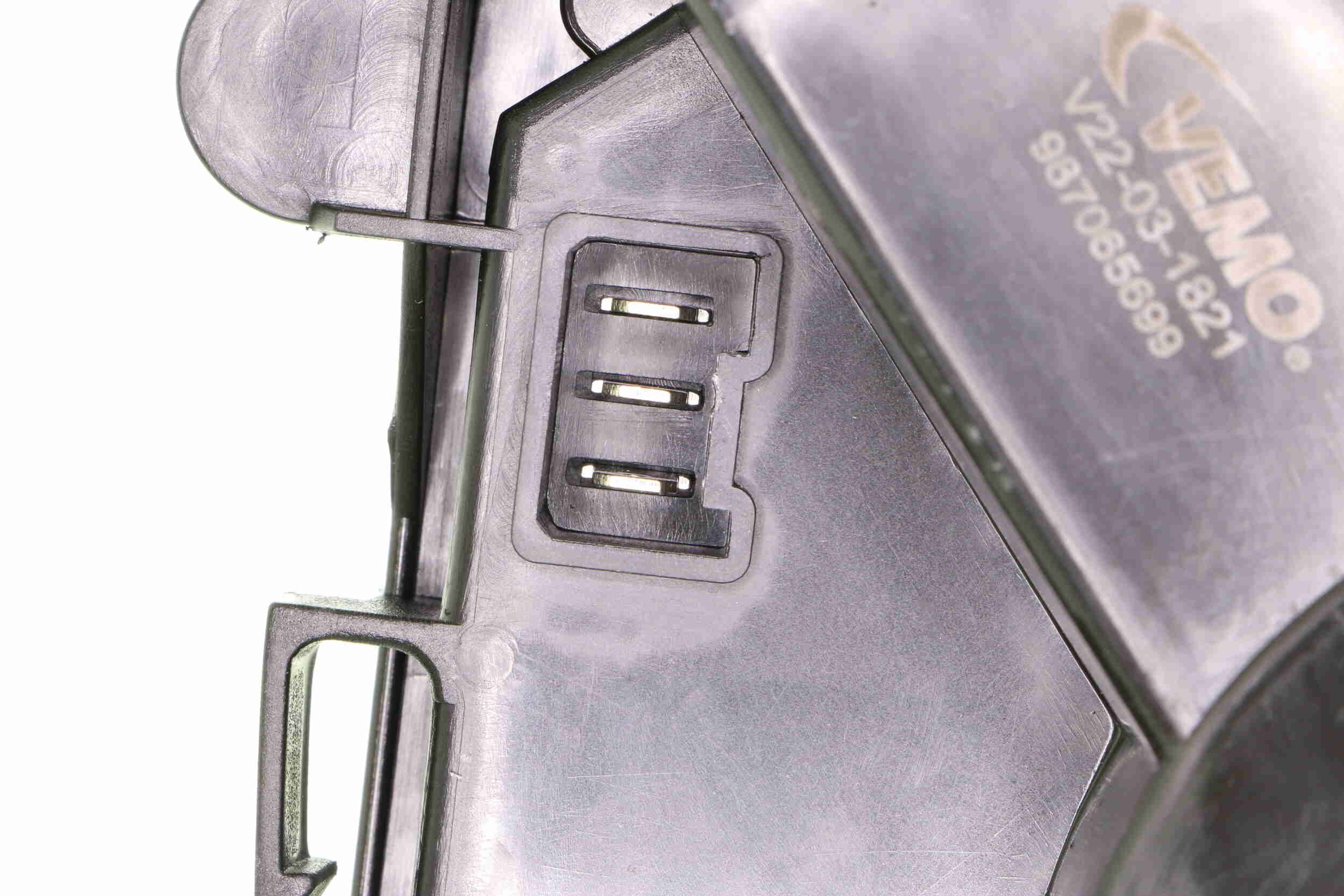 įsiurbimo ventiliatorius, kabinos oras VEMO V22-03-1821