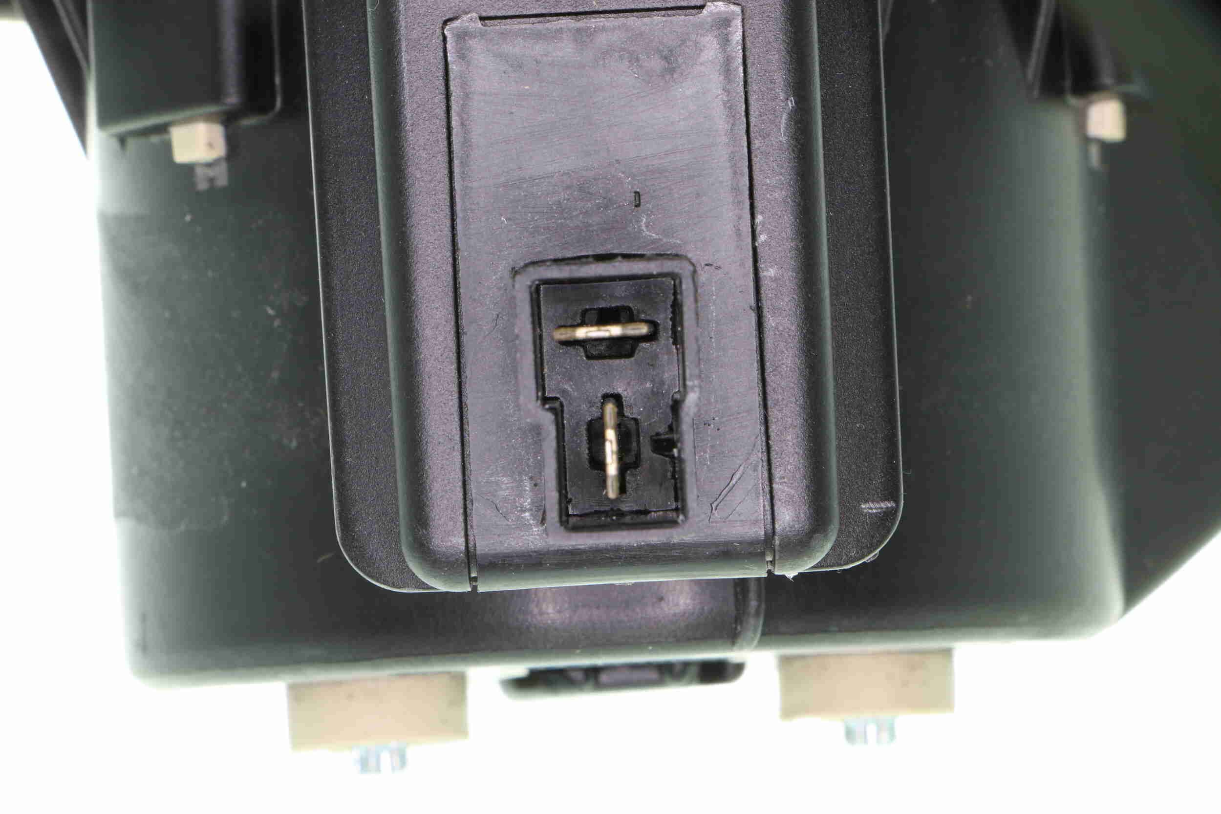 įsiurbimo ventiliatorius, kabinos oras VEMO V24-03-1347