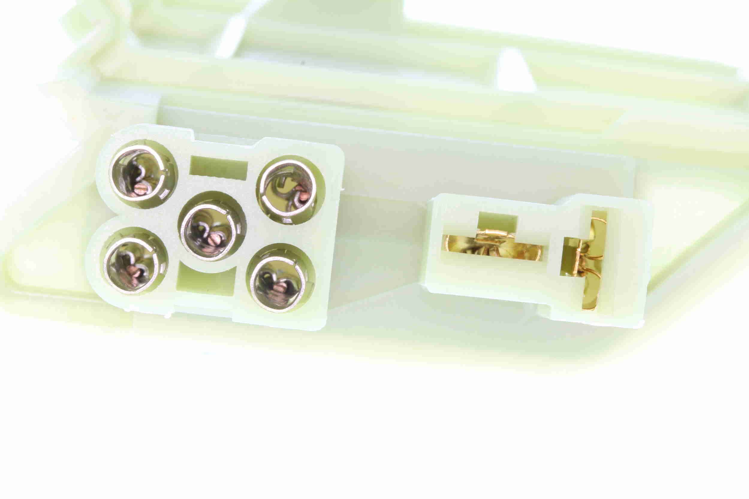 Reguliatorius, keleivio pusės ventiliatorius VEMO V10-79-0005