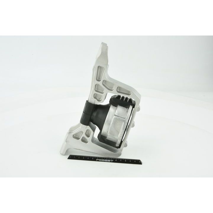 Variklio montavimas FEBEST MZM-5RH
