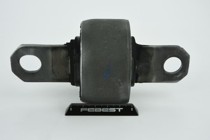 Valdymo svirties/išilginių svirčių įvorė FEBEST MZAB-152