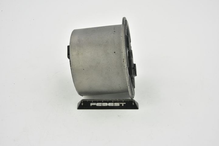 Valdymo svirties/išilginių svirčių įvorė FEBEST MZAB-KEB