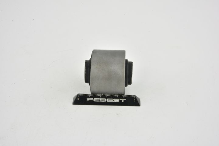 Valdymo svirties/išilginių svirčių įvorė FEBEST TAB-483