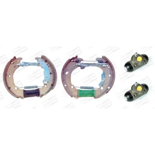 Stabdžių trinkelių komplektas CHAMPION 381413CH