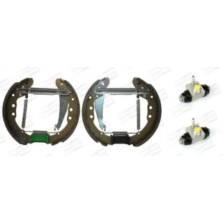 Stabdžių trinkelių komplektas CHAMPION 381526CH