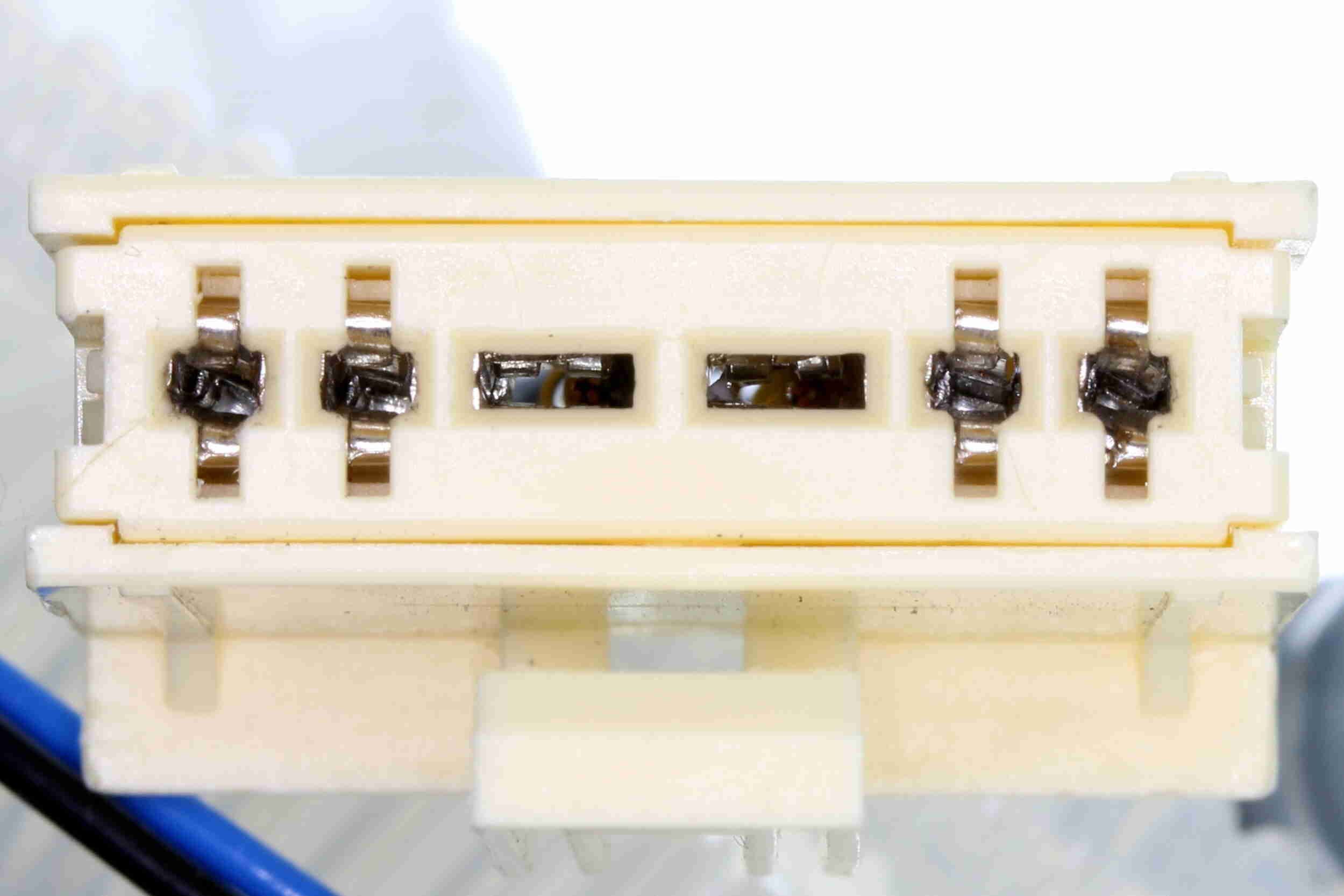 Degalų tiekimo blokas VEMO V48-09-0009