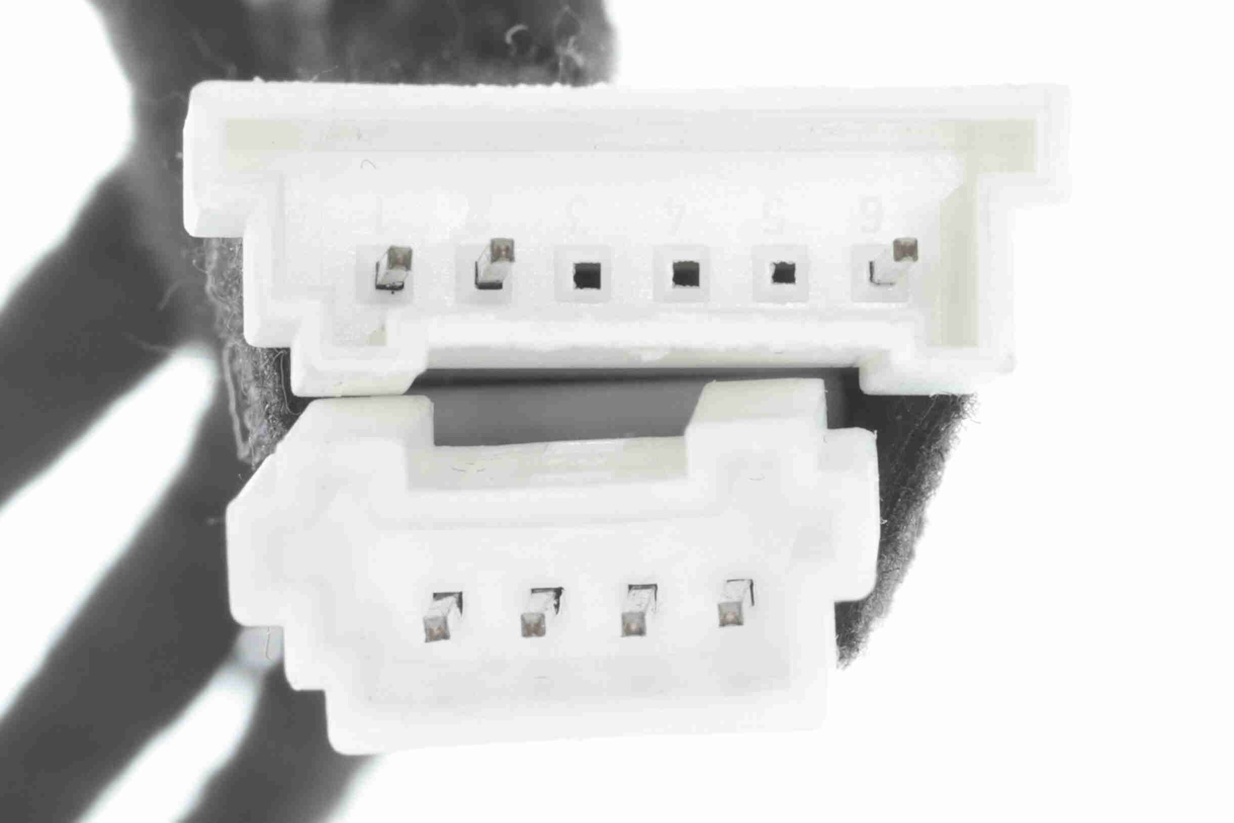 Galinių durų elektros variklis VEMO V20-55-0020